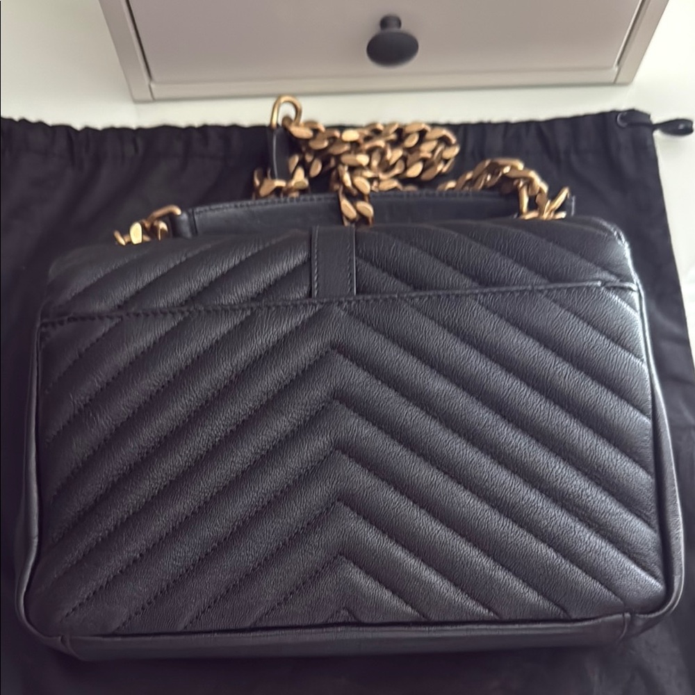 🥳HP🥳🔥Yves Saint Laurent Black College Chevron Cross Body Bag🔥 - Picture 9 of 17